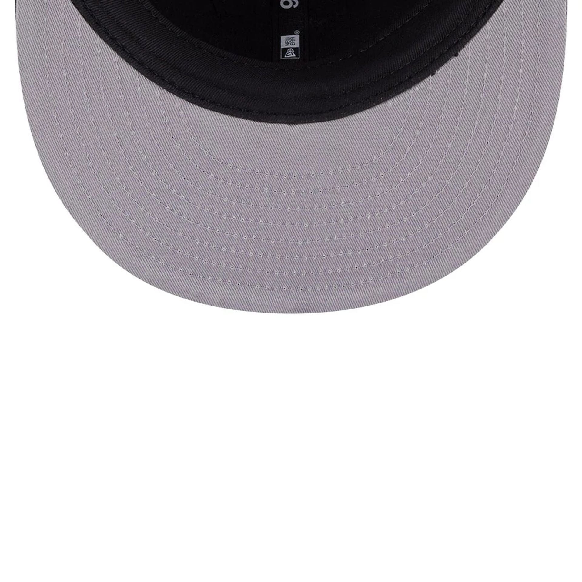 This is a Oakland Athletics MLB Plaid Black Retro Crown 9FIFTY Snapback Adjustable Cap 2