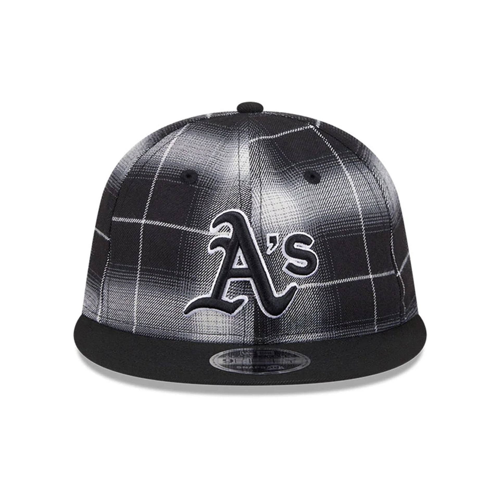 This is a Oakland Athletics MLB Plaid Black Retro Crown 9FIFTY Snapback Adjustable Cap 3