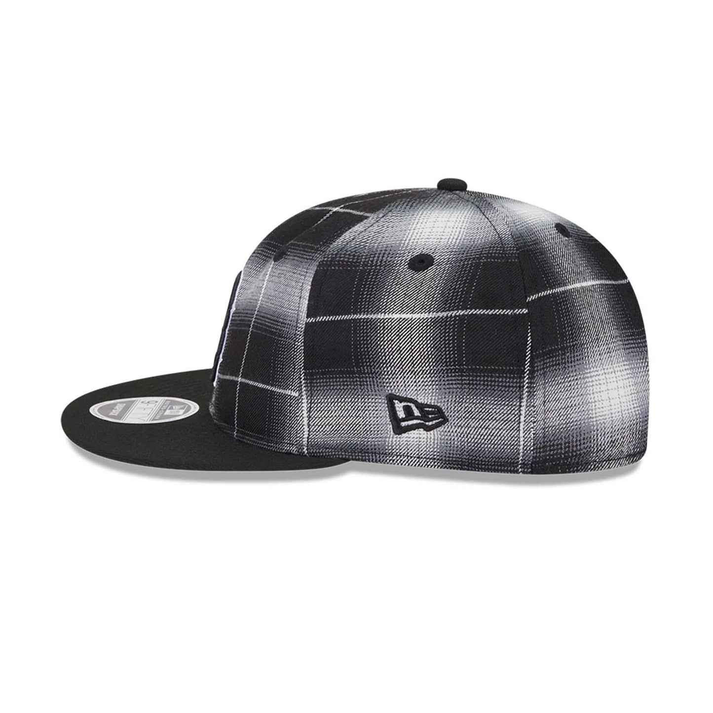 This is a Boston Red Sox MLB Plaid Black Retro Crown 9FIFTY Snapback Adjustable Cap 5
