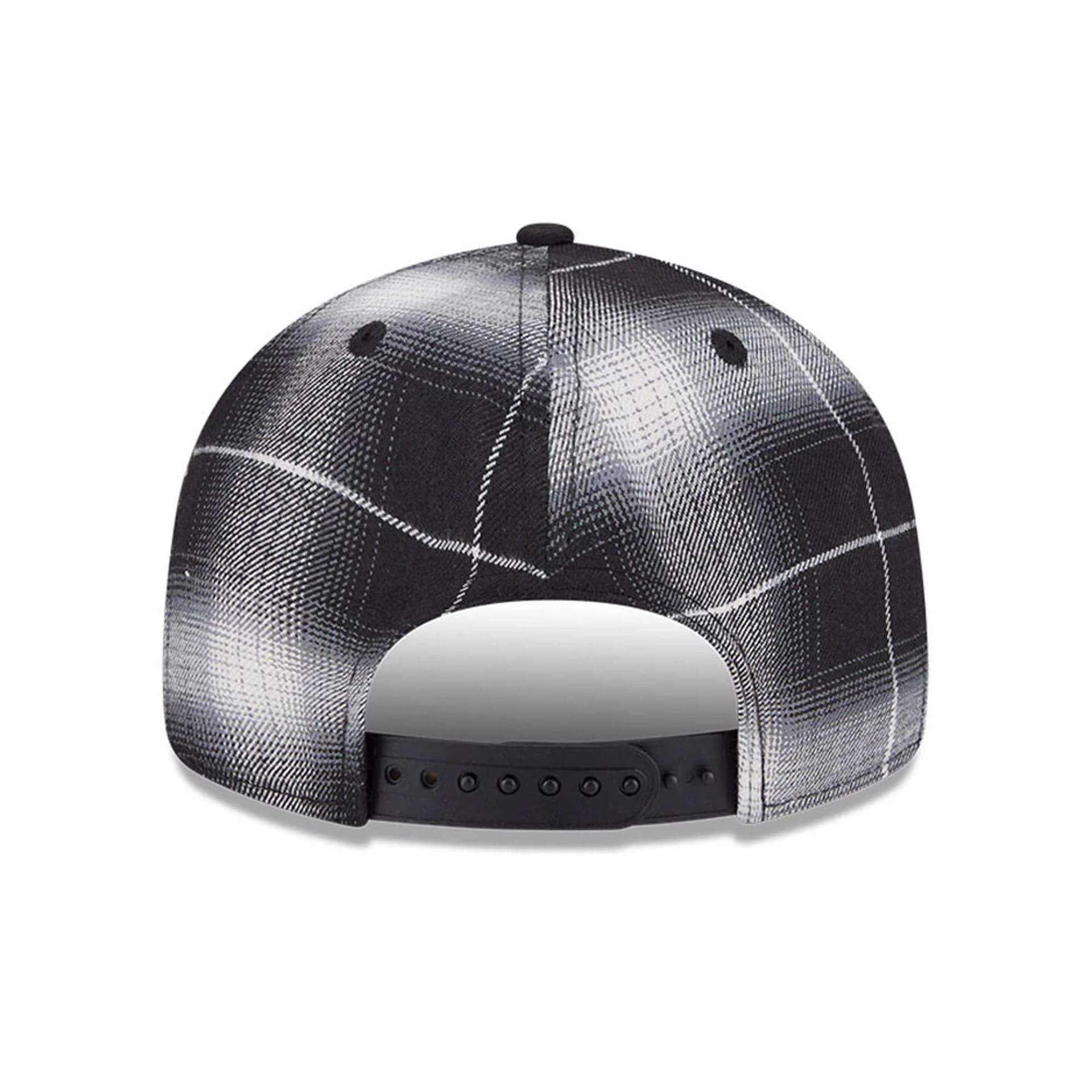 This is a Boston Red Sox MLB Plaid Black Retro Crown 9FIFTY Snapback Adjustable Cap 7