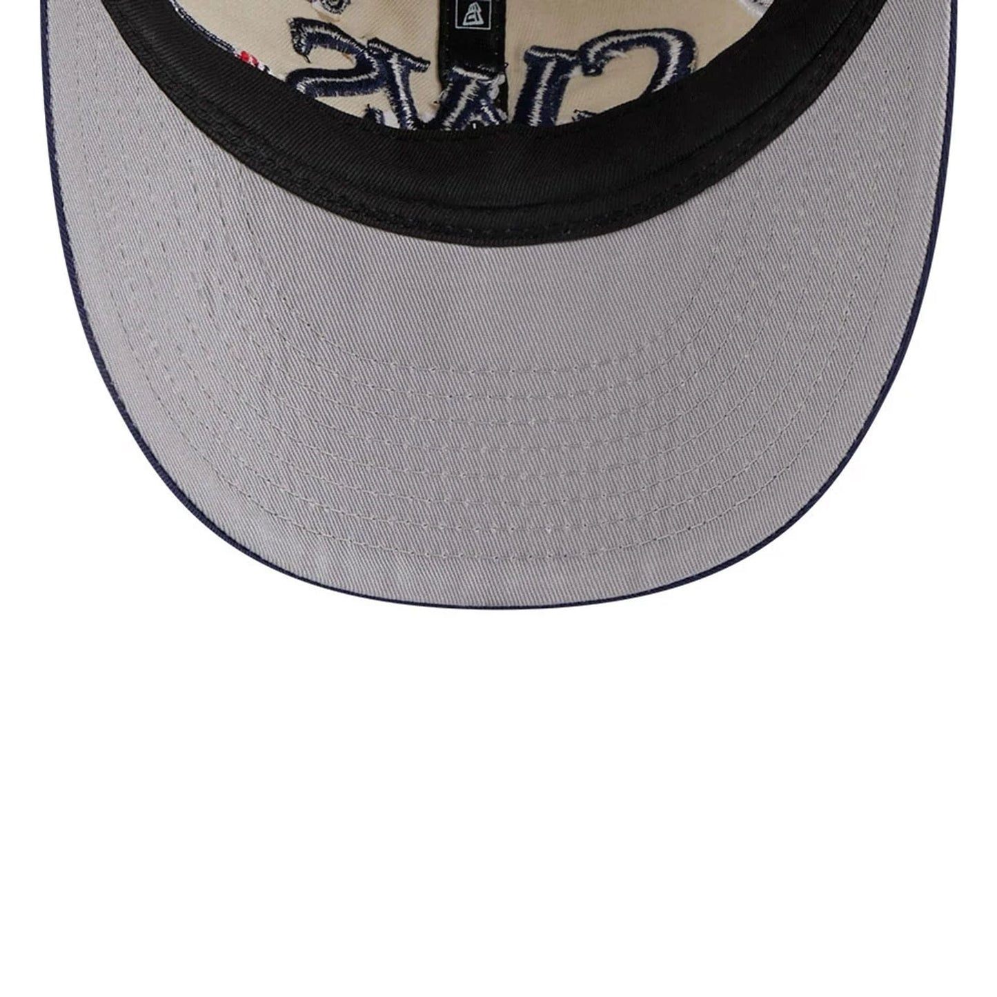This is a Chicago White Sox MLB Scatter Cream Retro Crown 9FIFTY Adjustable Cap 2