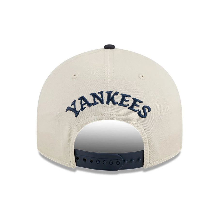 This is a New York Yankees MLB Scatter Cream Retro Crown 9FIFTY Adjustable Cap 5