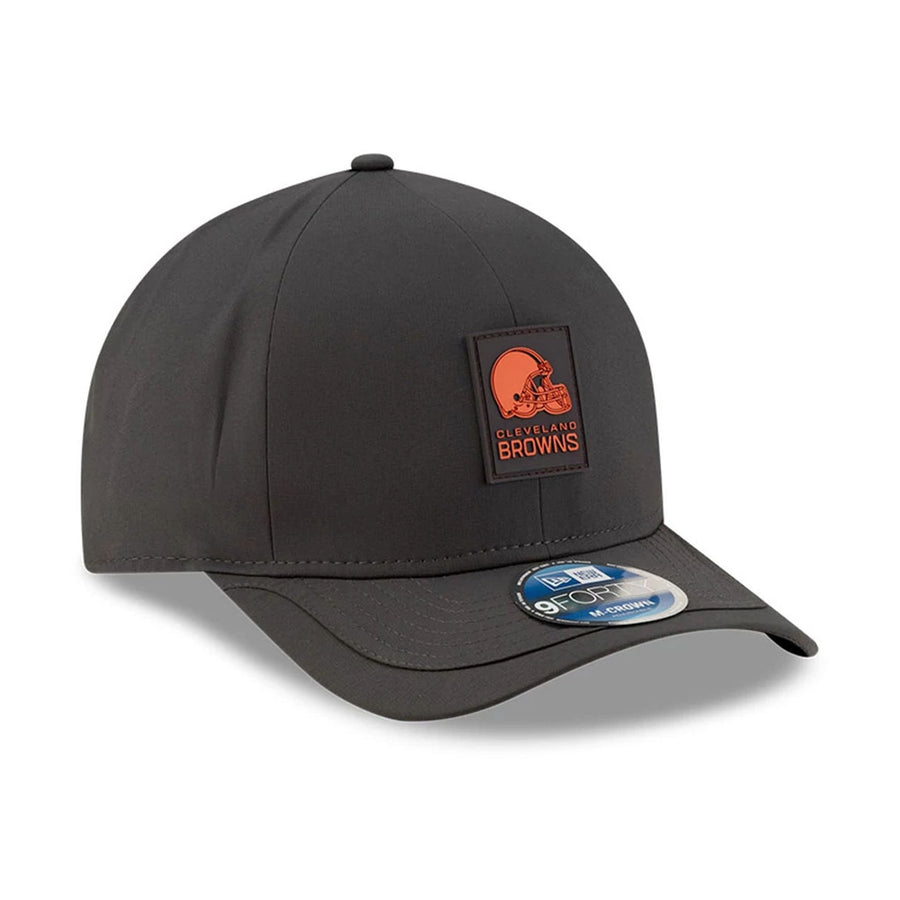 This is a Cleveland Browns NFL Sideline 2025 Charcoal 9FORTY M-Crown Adjustable Cap 4