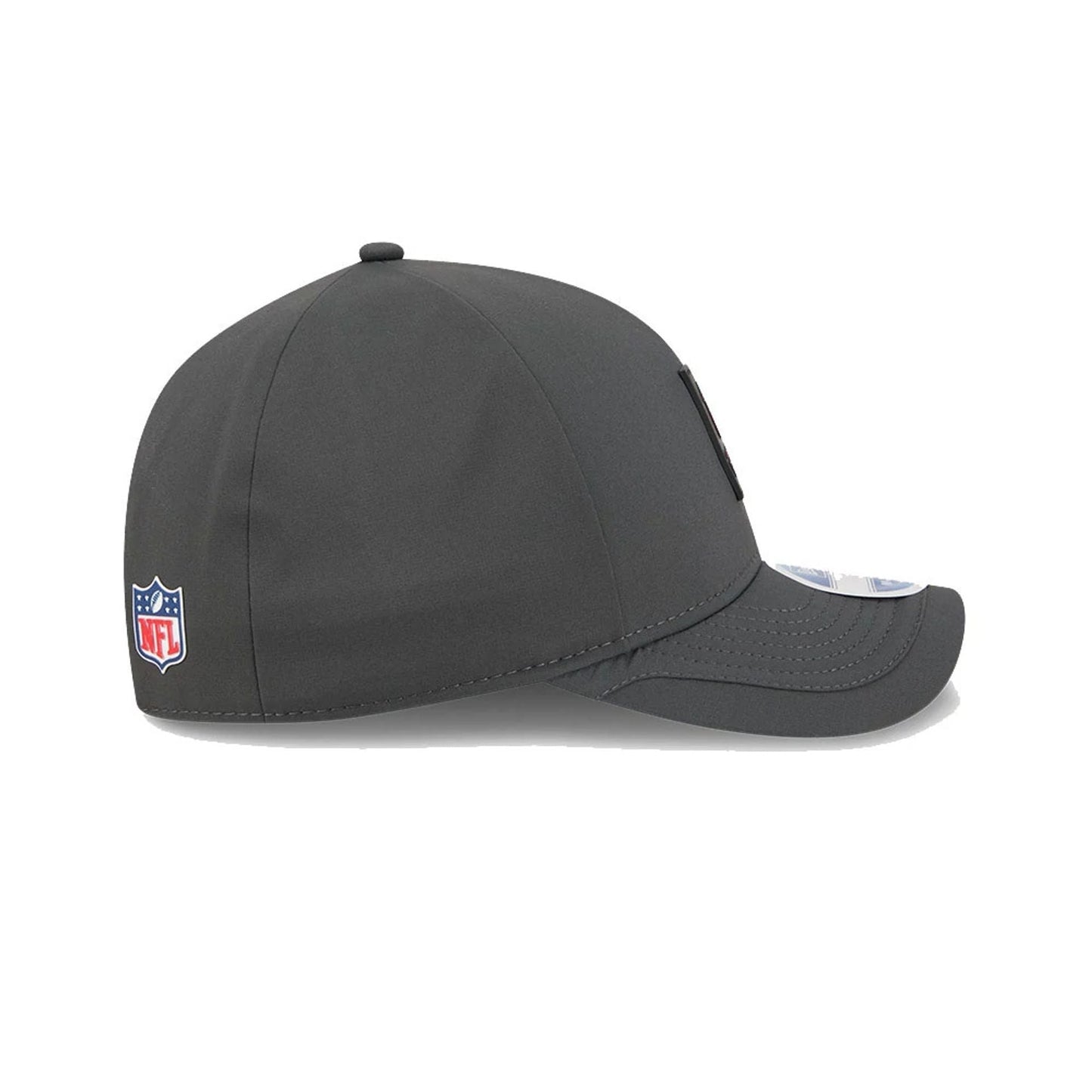 This is a Atlanta Falcons NFL Sideline 2025 Charcoal 9FORTY M-Crown Adjustable Cap 5