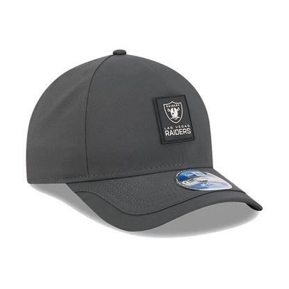 This is a Las Vegas Raiders NFL Sideline 2025 Charcoal 9FORTY M-Crown Adjustable Cap 4