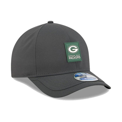 This is a Green Bay Packers NFL Sideline 2025 Charcoal 9FORTY M-Crown Adjustable Cap 4