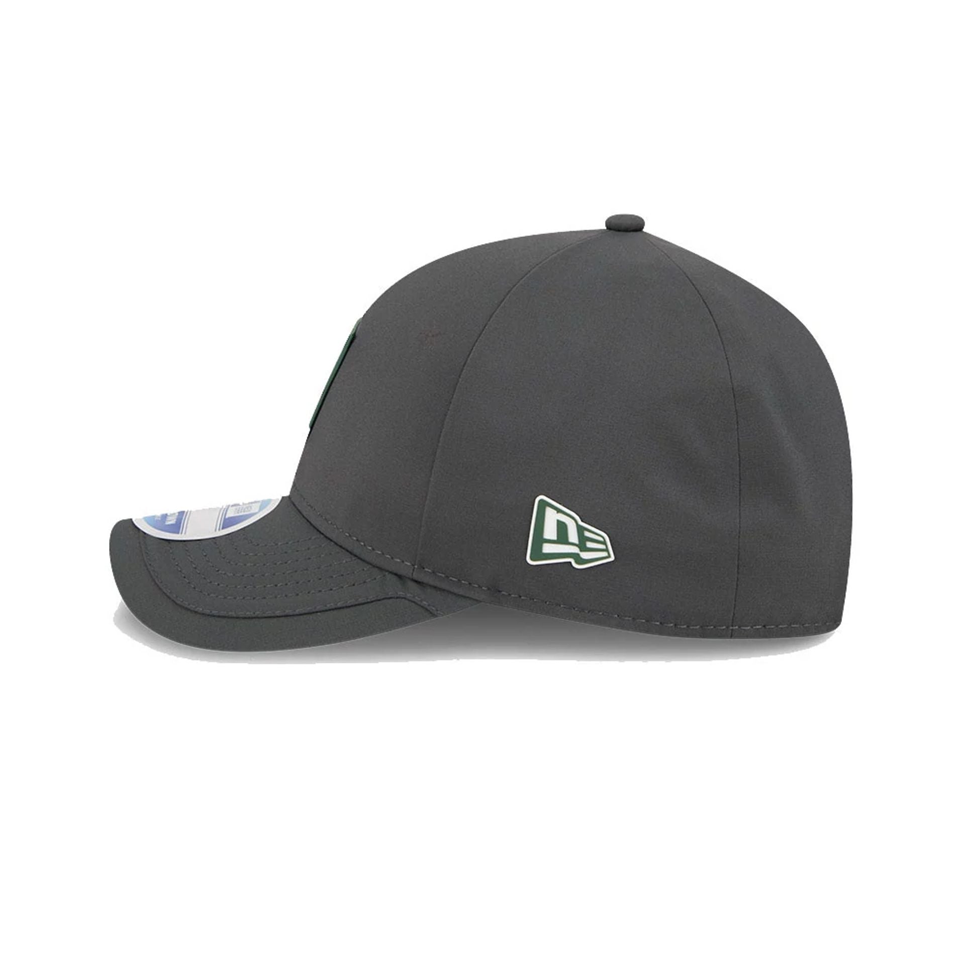 This is a Green Bay Packers NFL Sideline 2025 Charcoal 9FORTY M-Crown Adjustable Cap 5