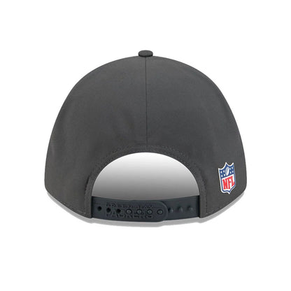 This is a Green Bay Packers NFL Sideline 2025 Charcoal 9FORTY M-Crown Adjustable Cap 6