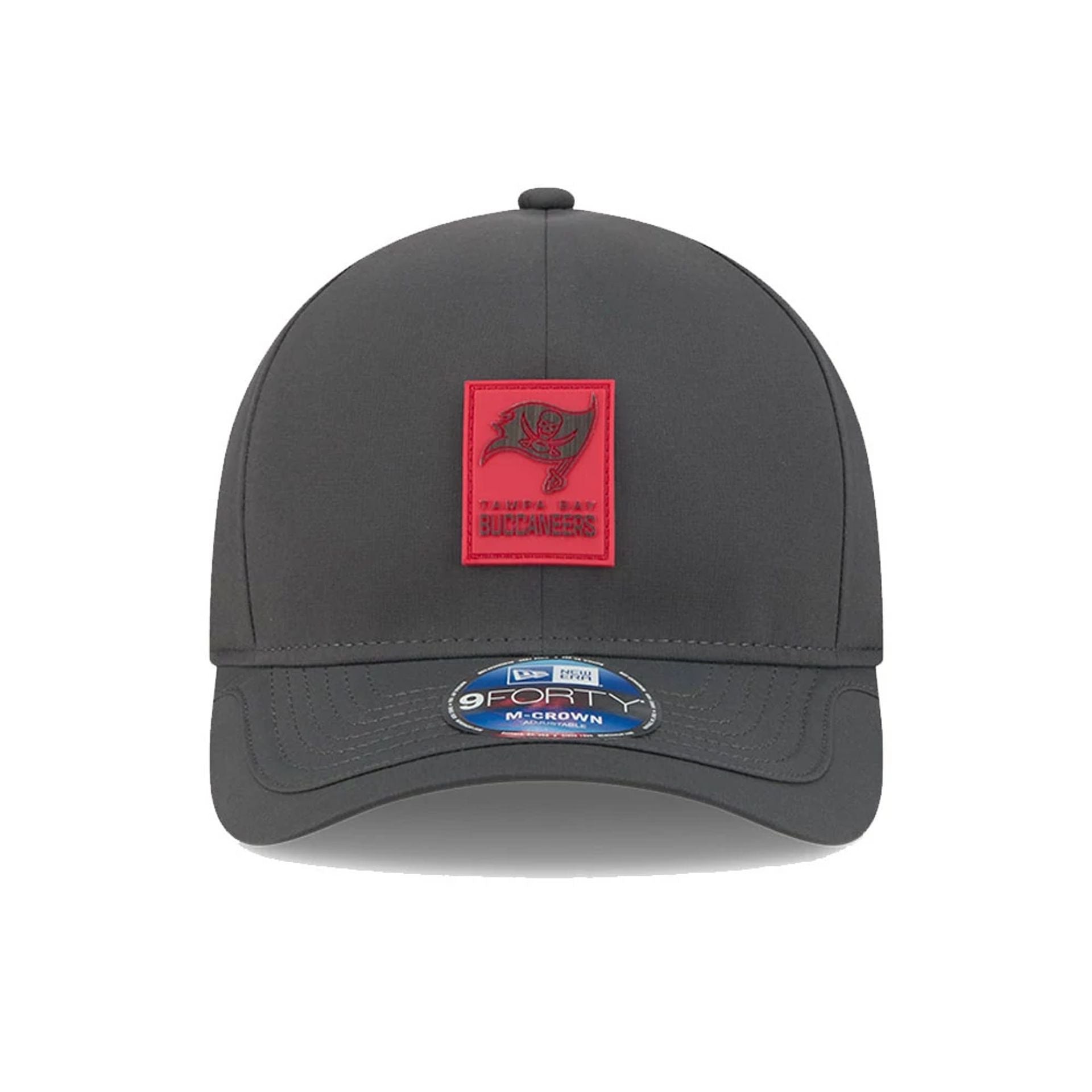 This is a Tampa Bay Buccaneers NFL Sideline 2025 Charcoal 9FORTY M-Crown Adjustable Cap 3