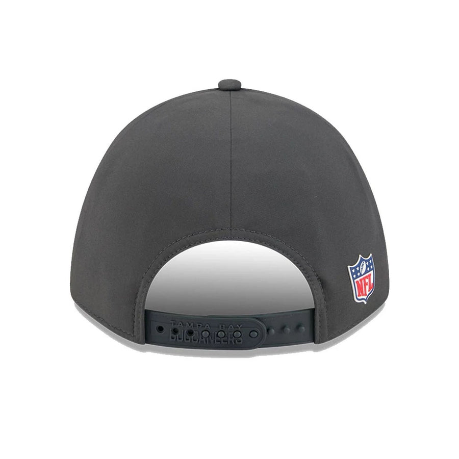 This is a Tampa Bay Buccaneers NFL Sideline 2025 Charcoal 9FORTY M-Crown Adjustable Cap 7