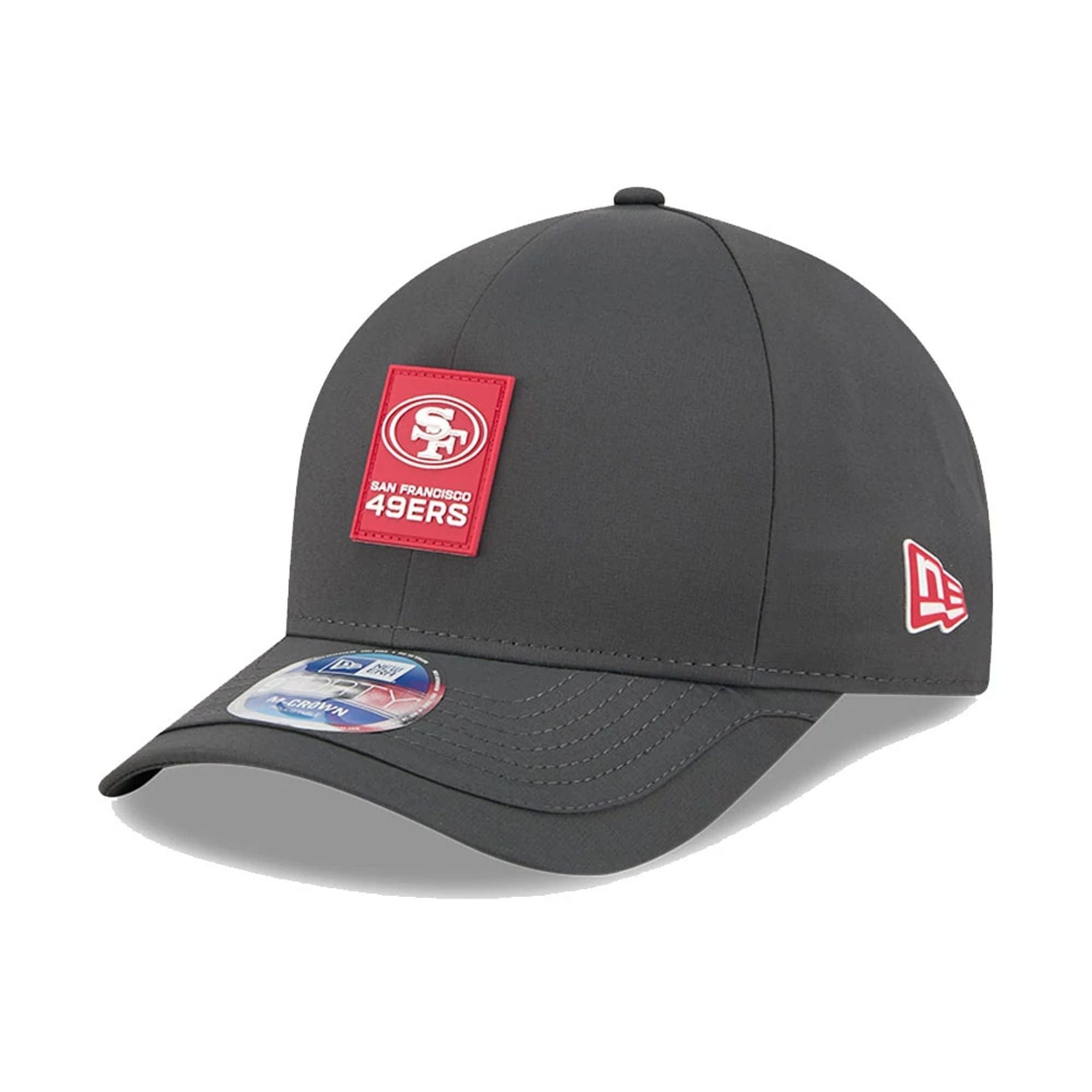This is a San Francisco 49ers NFL Sideline 2025 Charcoal 9FORTY M-Crown Adjustable Cap 1