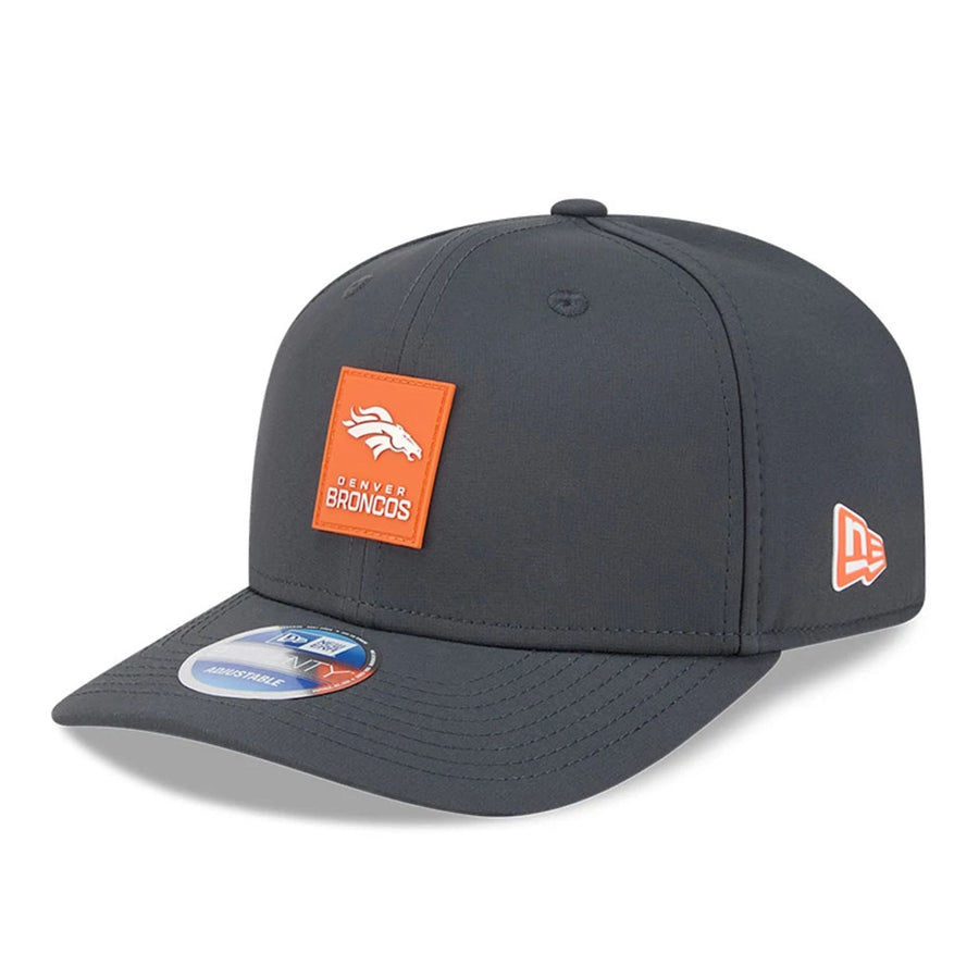 This is a Denver Broncos NFL Sideline 2025 Charcoal 9SEVENTY Stretch Snap Adjustable Cap 1