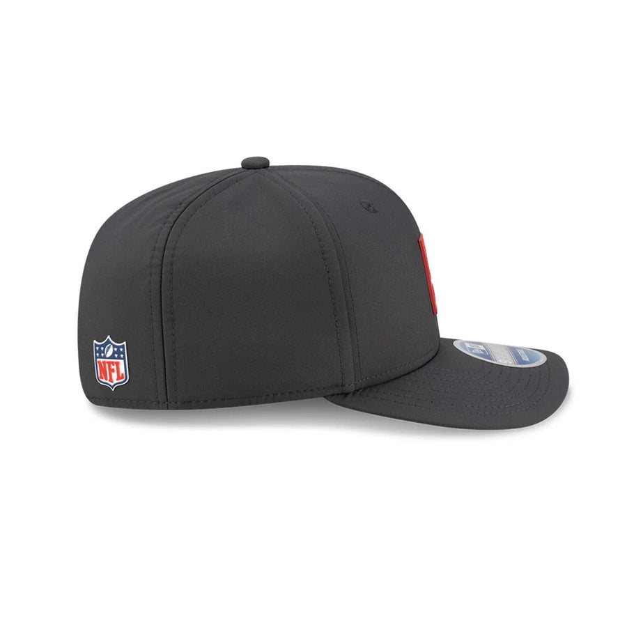 This is a Kansas City Chiefs NFL Sideline 2025 Charcoal 9SEVENTY Stretch Snap Adjustable Cap 6