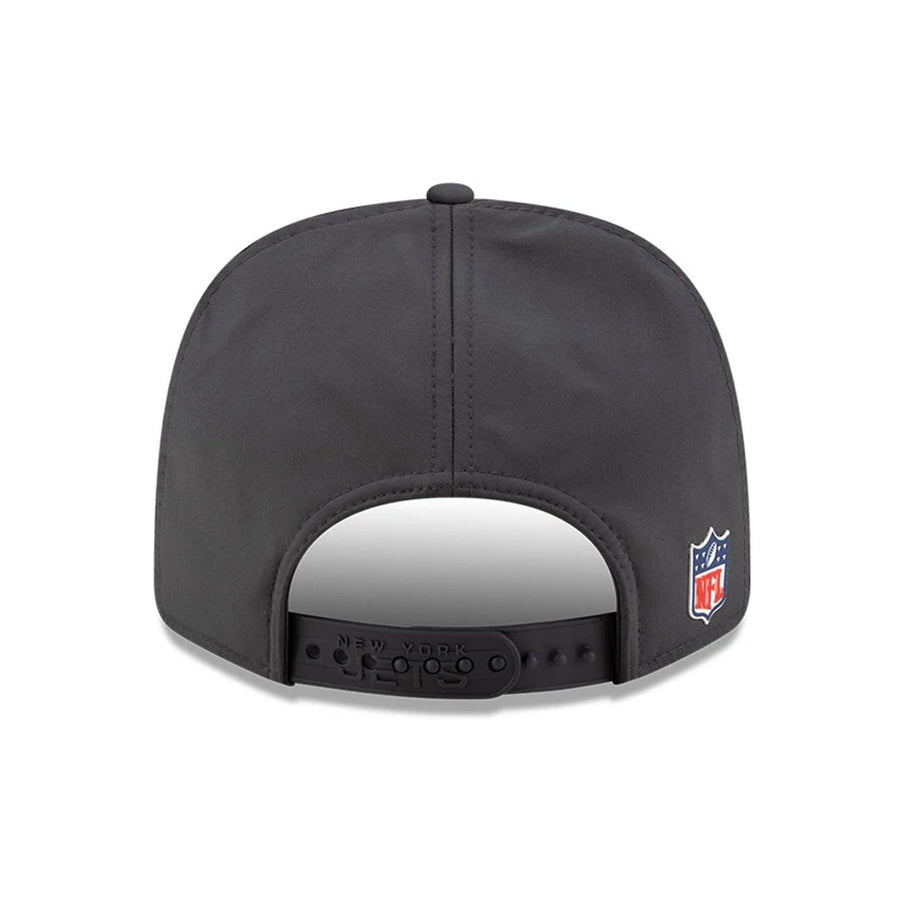 This is a New York Jets NFL Sideline 2025 Charcoal 9SEVENTY Stretch Snap Adjustable Cap 7