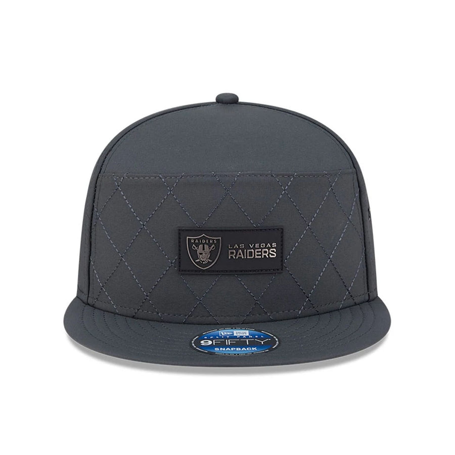 This is a Las Vegas Raiders NFL Sideline Charcoal 9FIFTY Split Panel Snapback Adjustable Cap 3