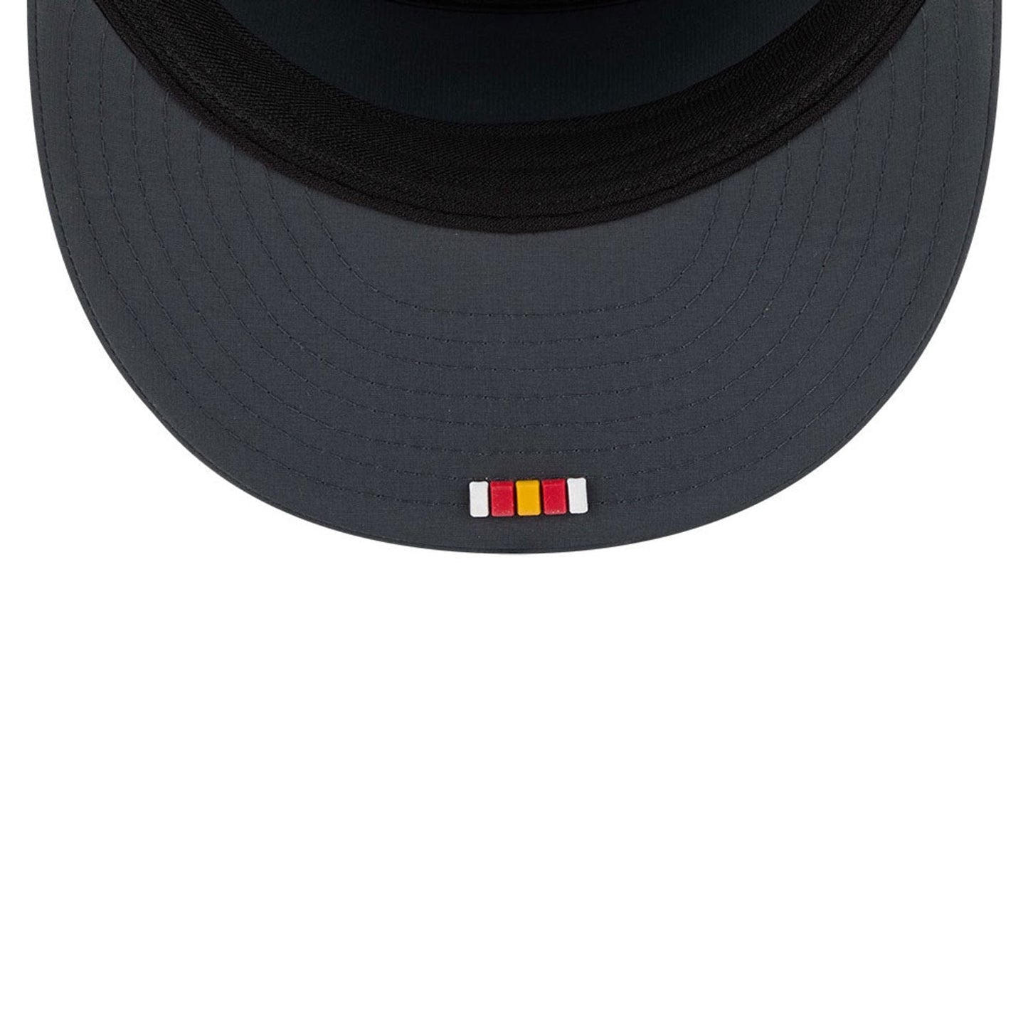 This is a Kansas City Chiefs NFL Sideline Charcoal 9FIFTY Split Panel Snapback Adjustable Cap 2