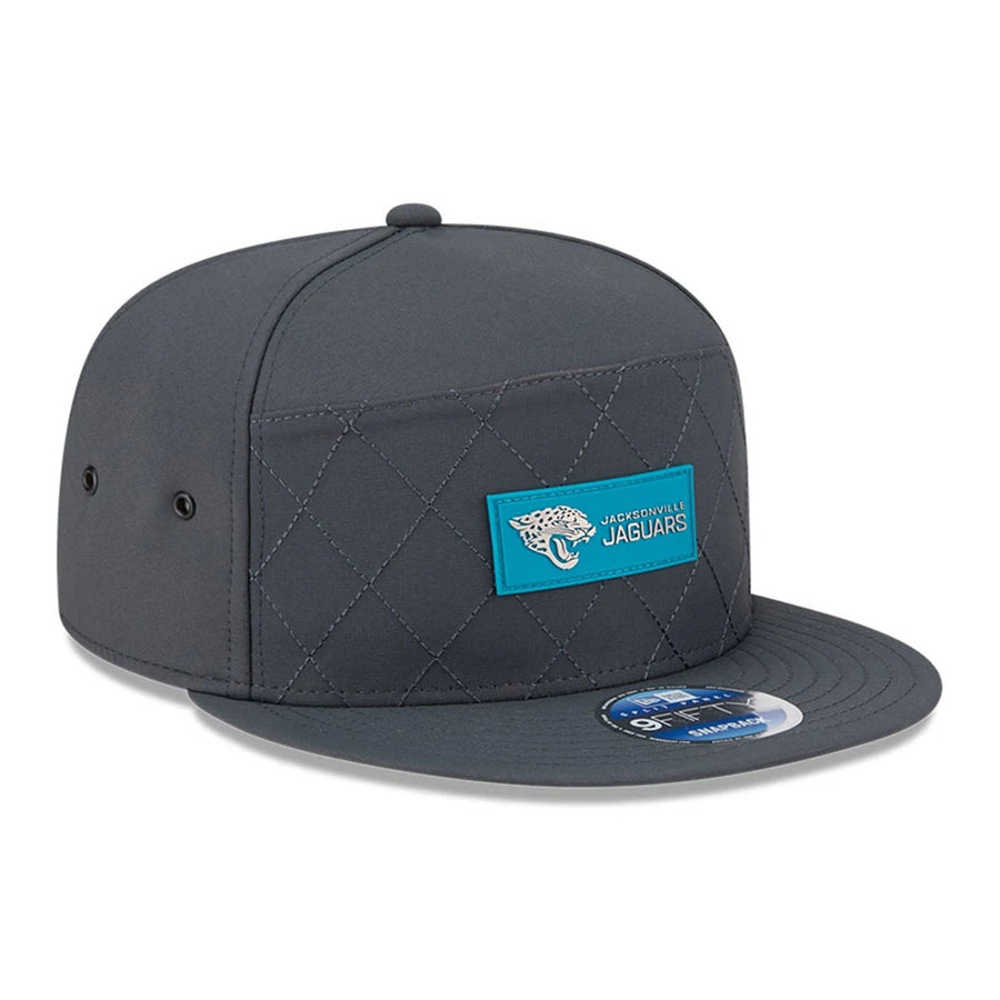 This is a Jacksonville Jaguars NFL Sideline Charcoal 9FIFTY Split Panel Snapback Adjustable Cap 4