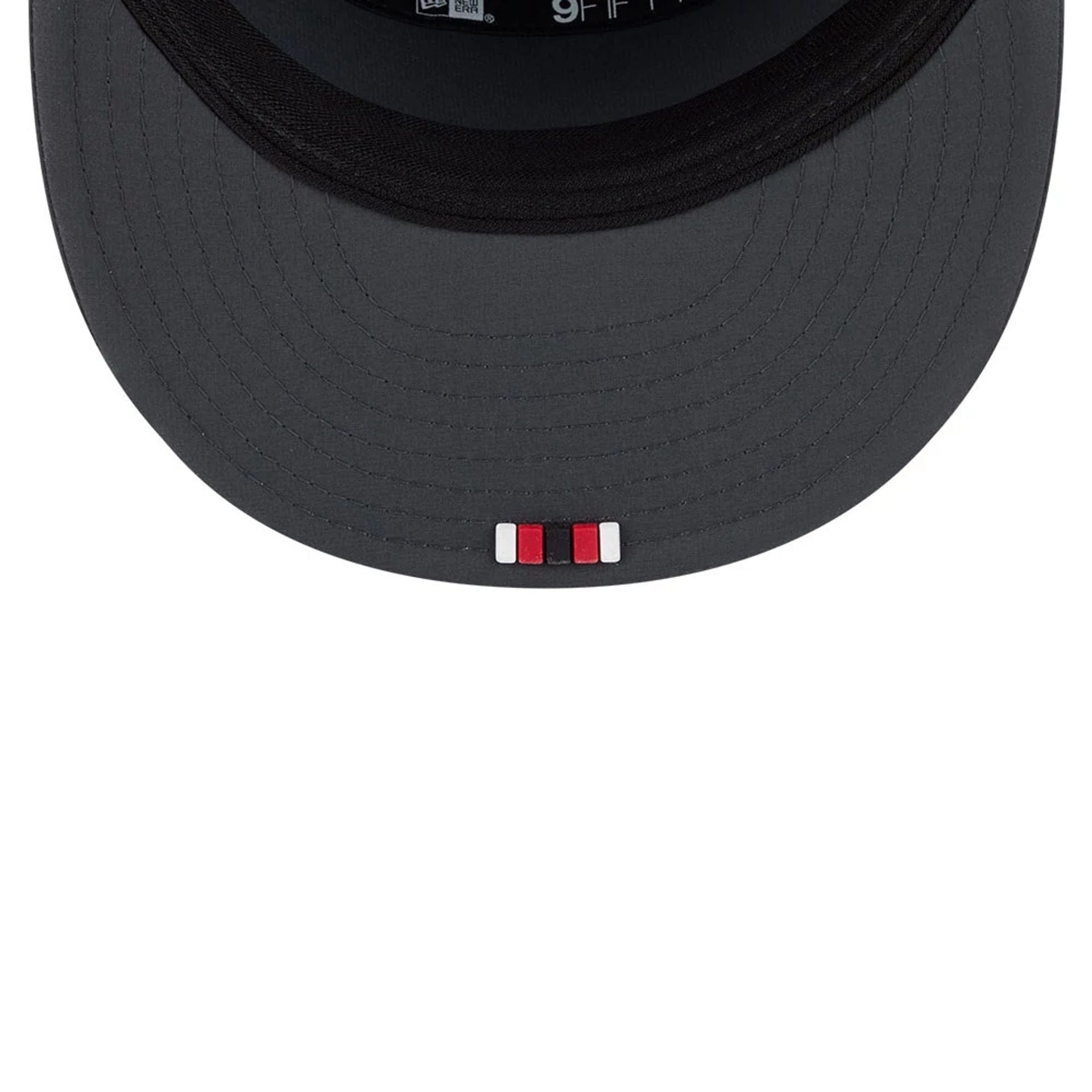 This is a San Francisco 49ers NFL Sideline Charcoal 9FIFTY Split Panel Snapback Adjustable Cap 2