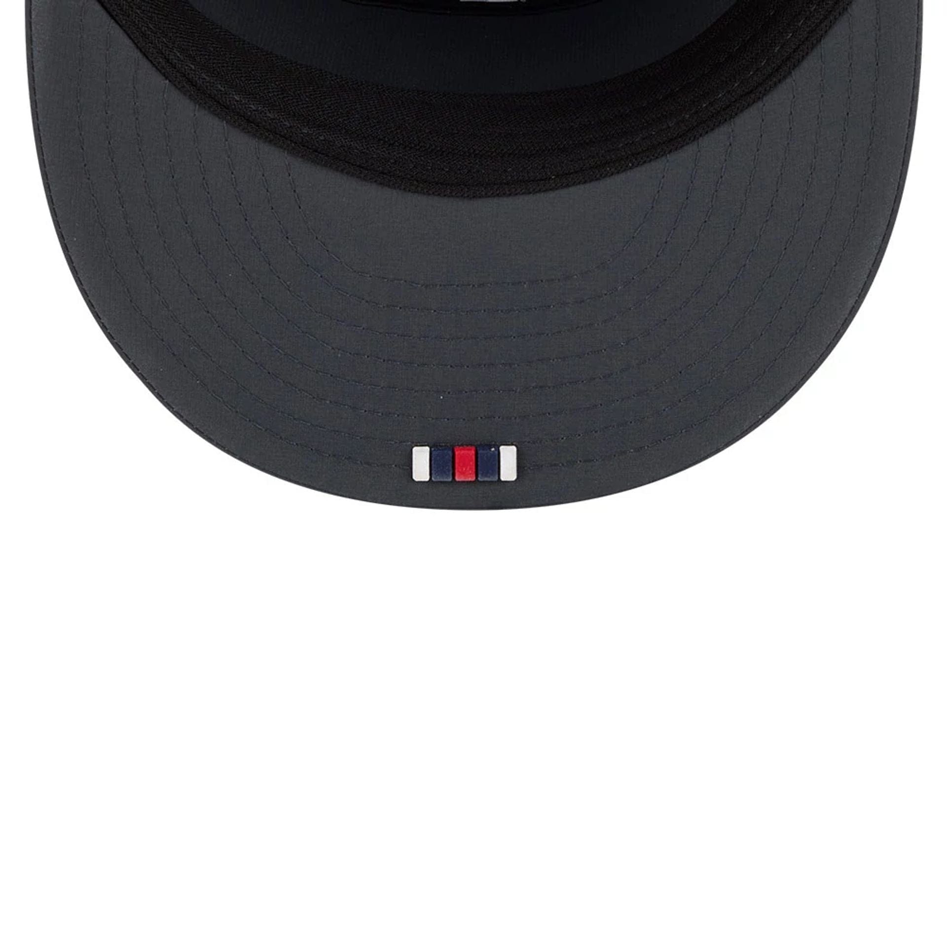 This is a New England Patriots NFL Sideline Charcoal 9FIFTY Split Panel Snapback Adjustable Cap 2