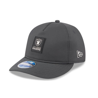 This is a Las Vegas Raiders NFL Sideline Charcoal Retro Crown 59FIFTY Fitted Cap 1