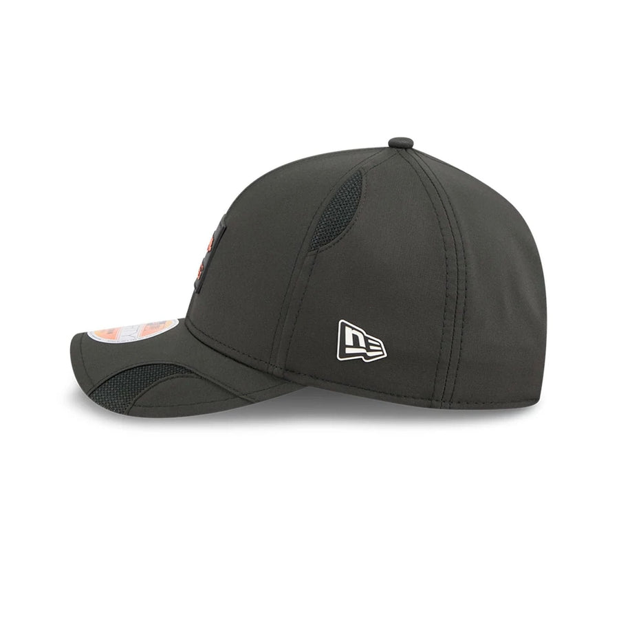 This is a Cincinnati Bengals NFL Sideline 2025 Black 9FORTY M-Crown Adjustable Cap 6