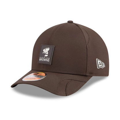 This is a Cleveland Browns NFL Sideline 2025 Dark Brown 9FORTY M-Crown Adjustable Cap 1