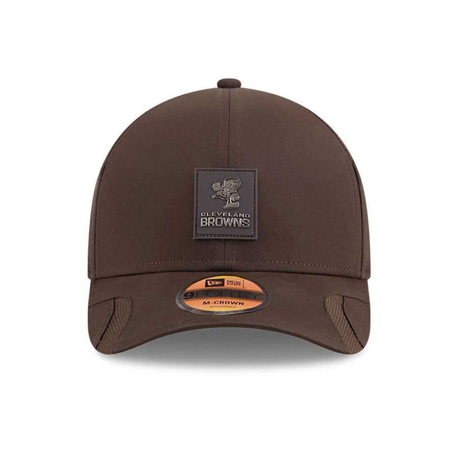 This is a Cleveland Browns NFL Sideline 2025 Dark Brown 9FORTY M-Crown Adjustable Cap 3