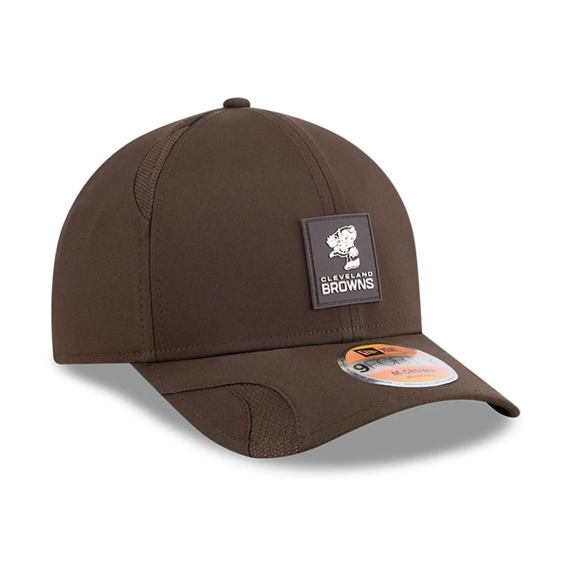 This is a Cleveland Browns NFL Sideline 2025 Dark Brown 9FORTY M-Crown Adjustable Cap 4