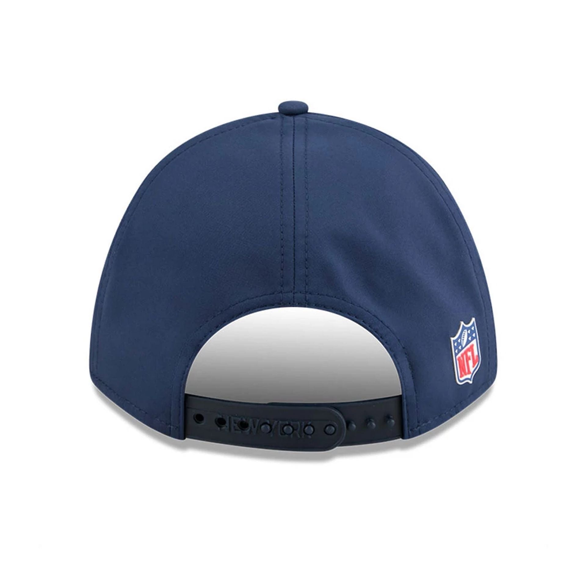 This is a New York Giants NFL Sideline 2025 Dark Blue 9FORTY M-Crown Adjustable Cap 7