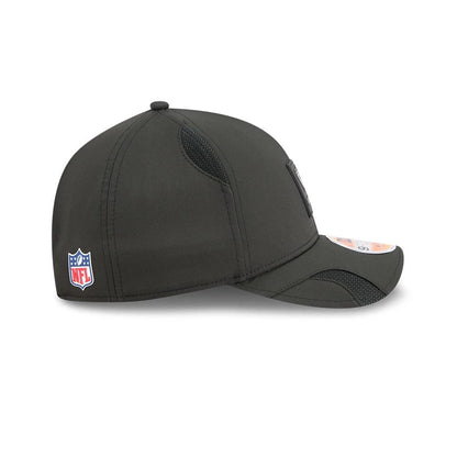 This is a Oakland Raiders NFL Sideline 2025 Black 9FORTY M-Crown Adjustable Cap 5