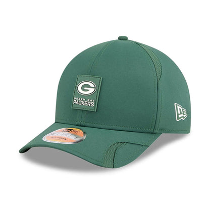 This is a Green Bay Packers NFL Sideline 2025 Dark Green 9FORTY M-Crown Adjustable Cap 1