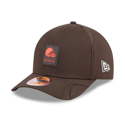 This is a Cleveland Browns NFL Sideline 2025 Dark Brown 9FORTY M-Crown Adjustable Cap 1