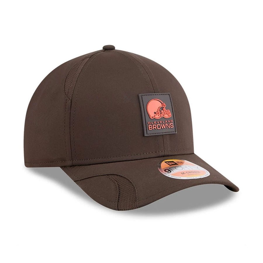 This is a Cleveland Browns NFL Sideline 2025 Dark Brown 9FORTY M-Crown Adjustable Cap 4