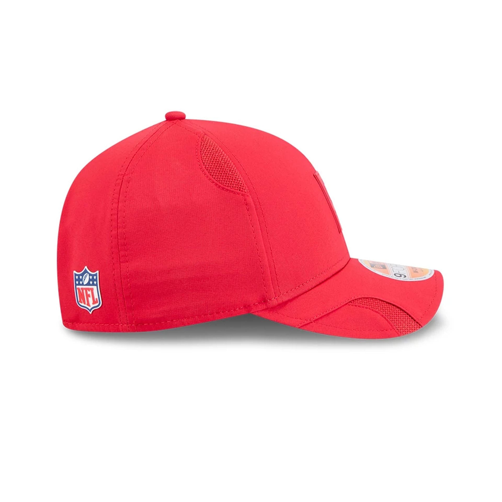 This is a Kansas City Chiefs NFL Sideline 2025 Red 9FORTY M-Crown Adjustable Cap 5