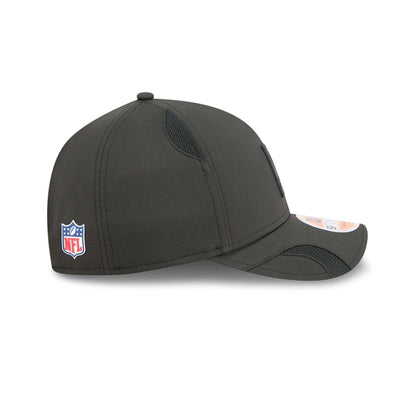 This is a Las Vegas Raiders NFL Sideline 2025 Black 9FORTY M-Crown Adjustable Cap 5