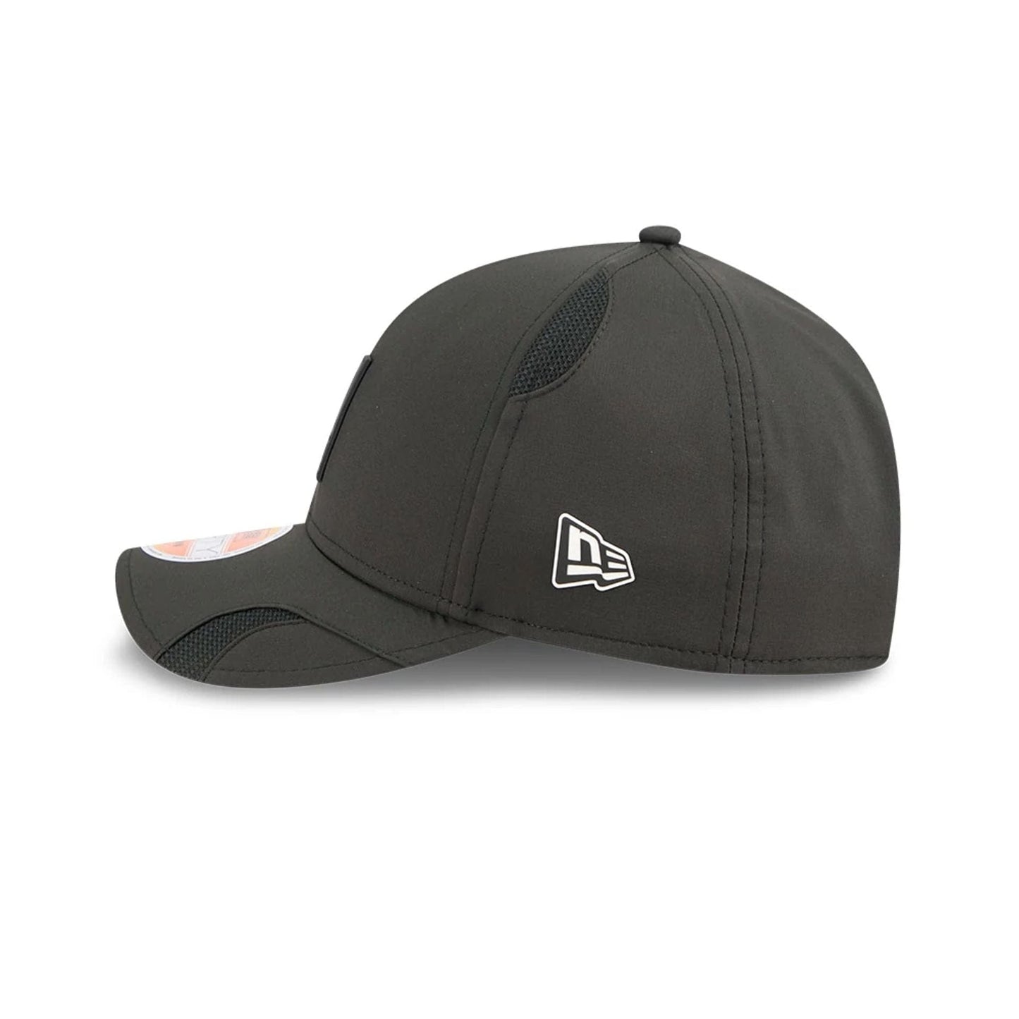 This is a Las Vegas Raiders NFL Sideline 2025 Black 9FORTY M-Crown Adjustable Cap 6