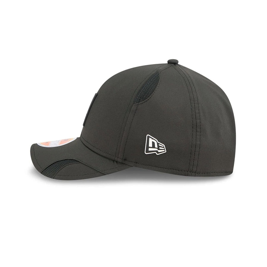 This is a Las Vegas Raiders NFL Sideline 2025 Black 9FORTY M-Crown Adjustable Cap 6
