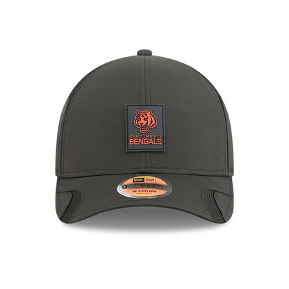 This is a Cincinnati Bengals NFL Sideline 2025 Black 9FORTY M-Crown Adjustable Cap 3