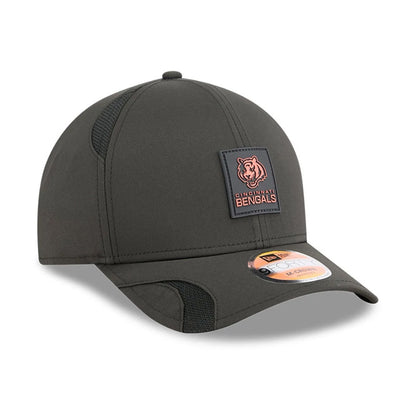 This is a Cincinnati Bengals NFL Sideline 2025 Black 9FORTY M-Crown Adjustable Cap 4
