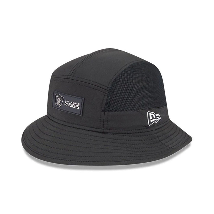 This is a Las Vegas Raiders NFL Sideline 2025 Black Stretch Bucket Hat 1