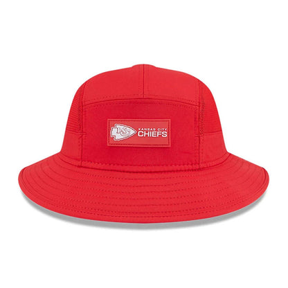 This is a Kansas City Chiefs NFL Sideline 2025 Red Stretch Bucket Hat 2