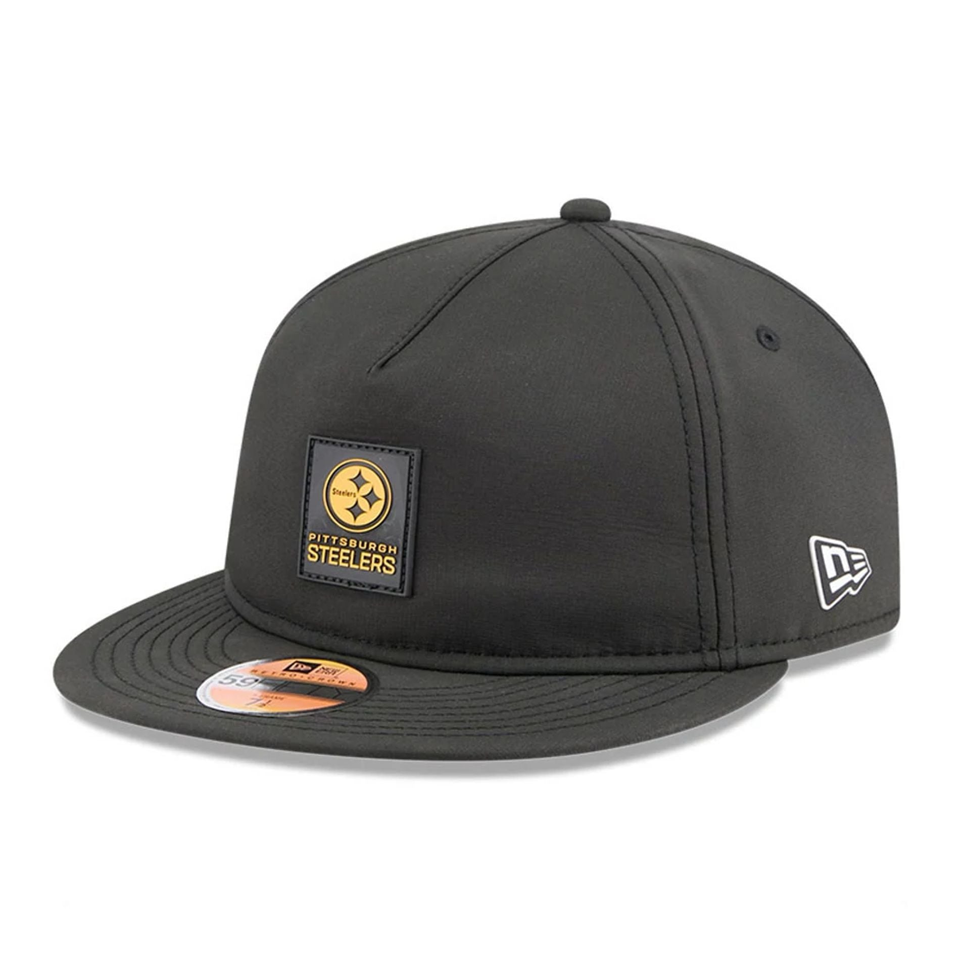 This is a Pittsburgh Steelers NFL Sideline 2025 Black Retro Crown 59FIFTY Fitted Cap 1