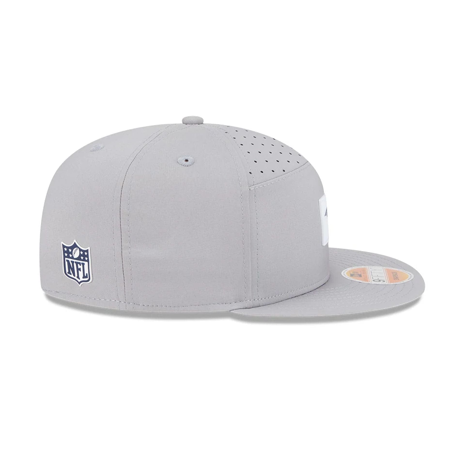 This is a New England Patriots NFL Sideline 2025 Grey 9FIFTY Split Panel Snapback Adjustable Cap 4
