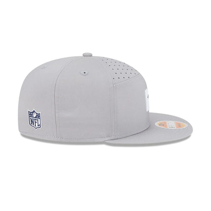 This is a New England Patriots NFL Sideline 2025 Grey 9FIFTY Split Panel Snapback Adjustable Cap 4