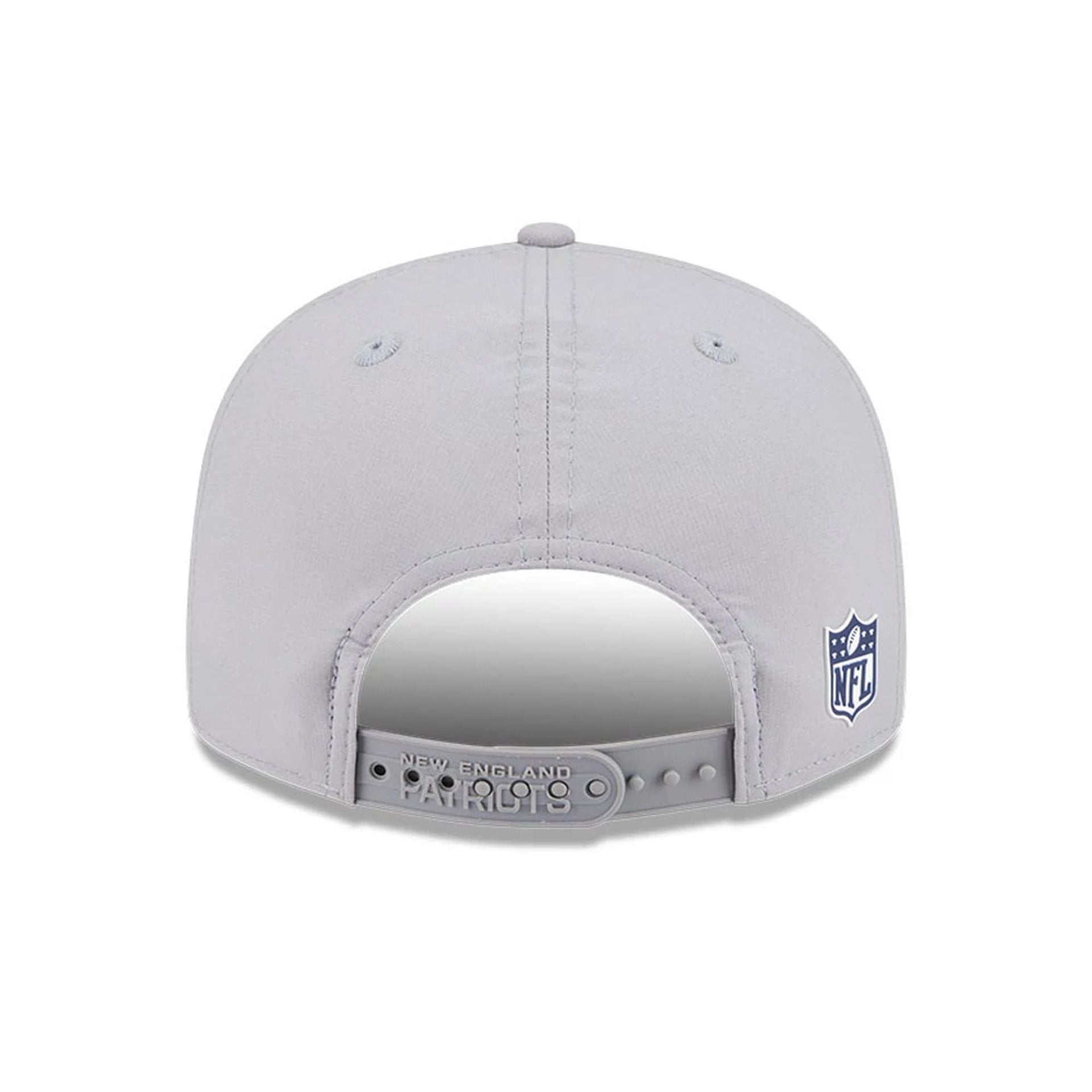 This is a New England Patriots NFL Sideline 2025 Grey 9FIFTY Split Panel Snapback Adjustable Cap 6
