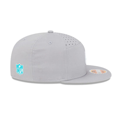 This is a Miami Dolphins NFL Sideline 2025 Grey 9FIFTY Split Panel Snapback Adjustable Cap 5