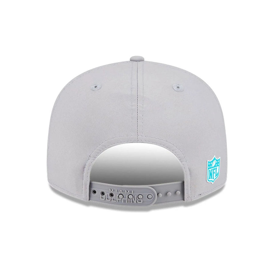 This is a Miami Dolphins NFL Sideline 2025 Grey 9FIFTY Split Panel Snapback Adjustable Cap 6