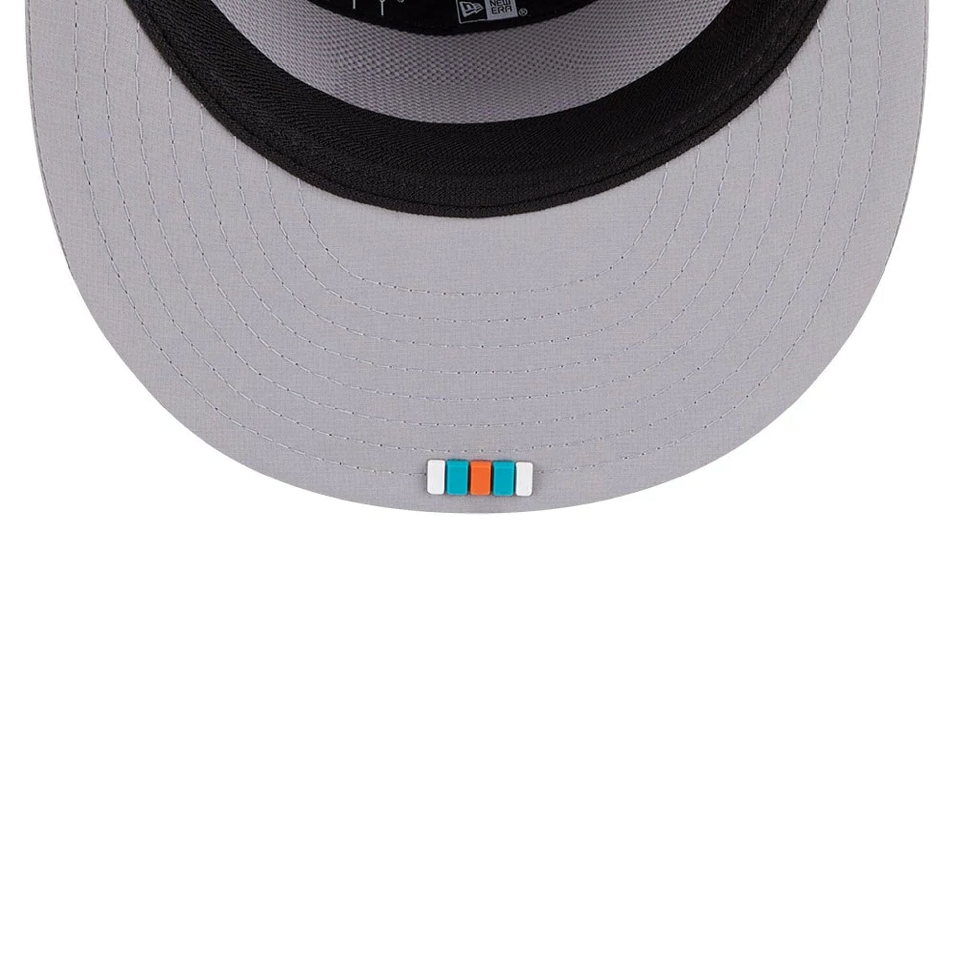 This is a Miami Dolphins NFL Sideline 2025 Grey 9FIFTY Split Panel Snapback Adjustable Cap 7