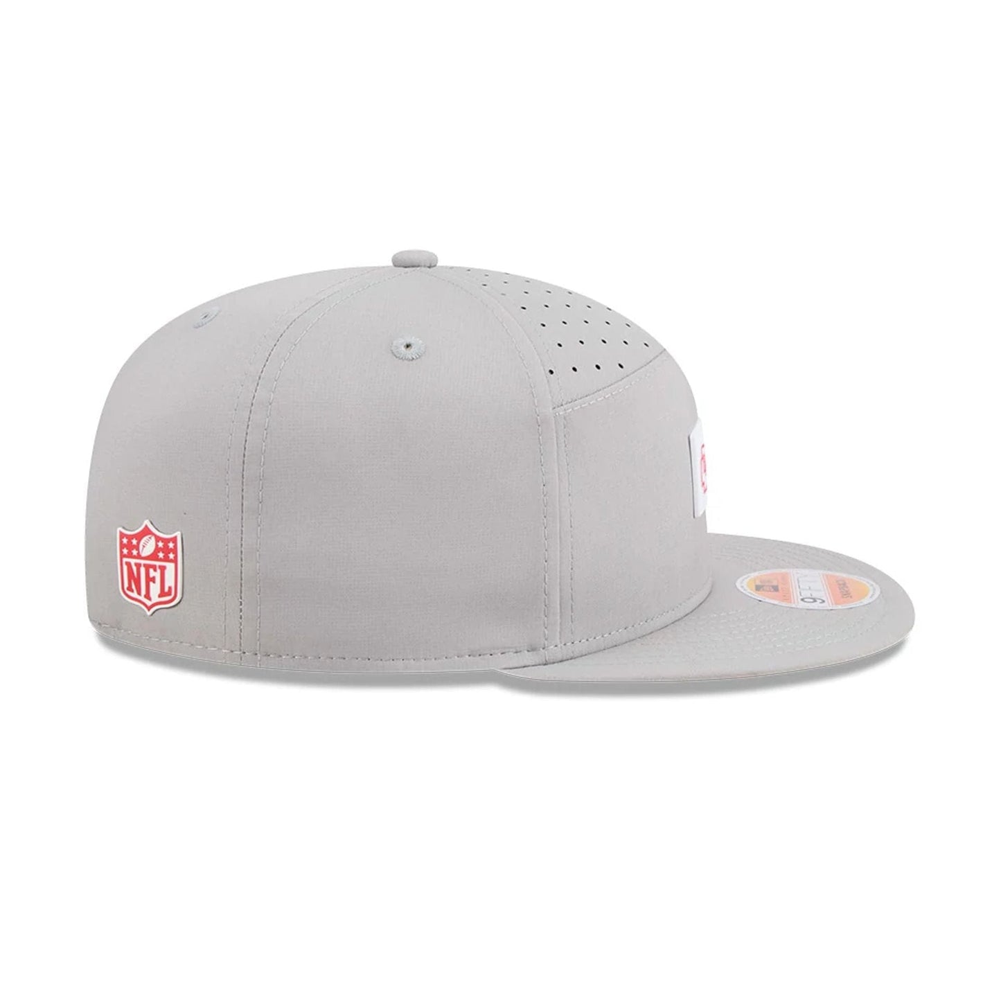 This is a Kansas City Chiefs NFL Sideline 2025 Grey 9FIFTY Split Panel Snapback Adjustable Cap 6