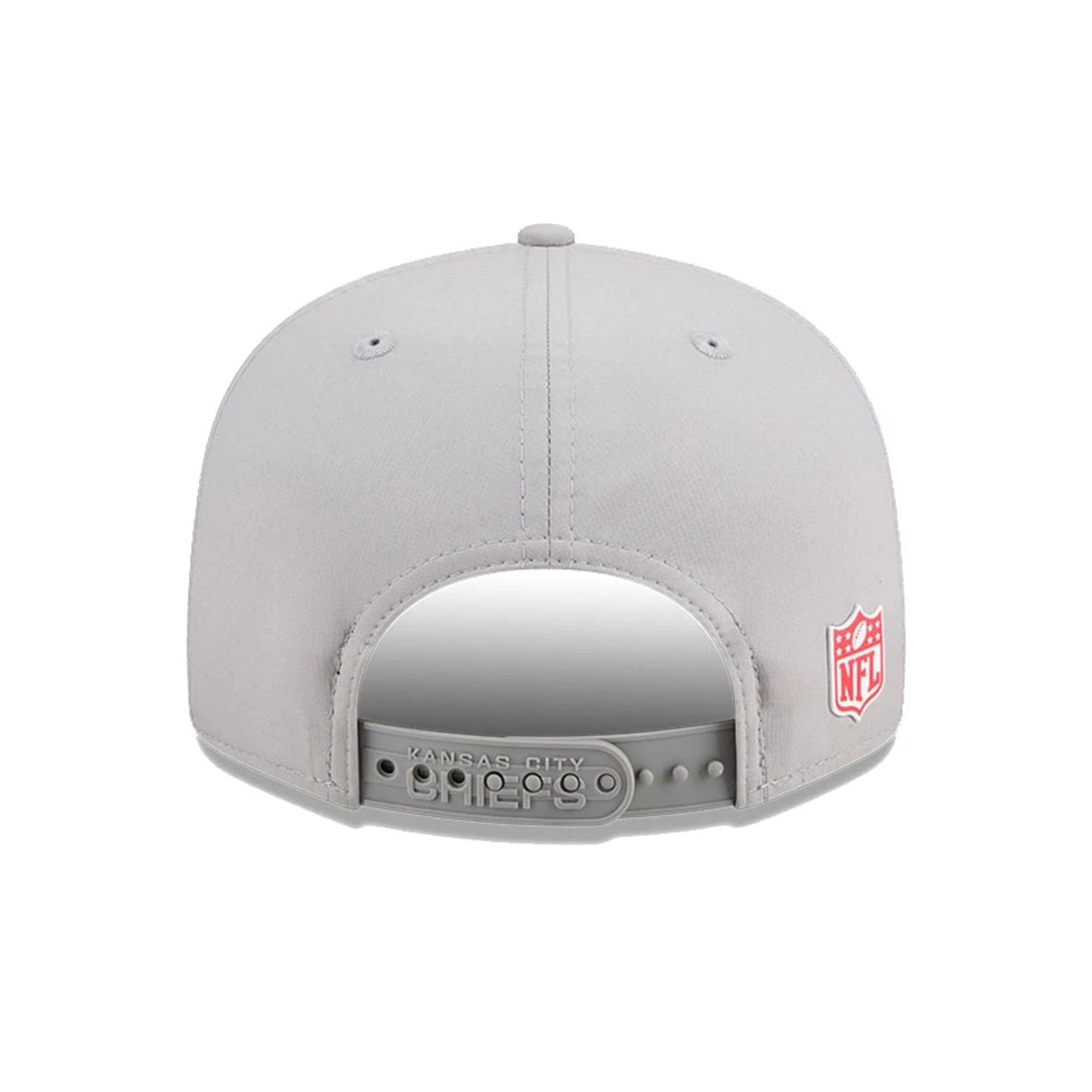 This is a Kansas City Chiefs NFL Sideline 2025 Grey 9FIFTY Split Panel Snapback Adjustable Cap 7